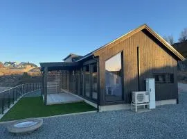 Sunset Island Retreat, Brand New Waterfront Cabin