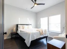 Luxurious 2-Bedroom Townhome