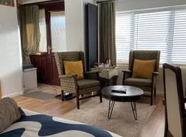 East Cliff Folkestone Guest Suite With Own Entrance