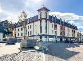 4 Waverley Court Central Fort William Apartment with Parking