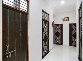 Hotel O Prayag Darshan Inn, hotelli kohteessa Naini