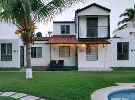 Casa de 4 habitaciones con alberca โรงแรมในBarrio Nuevo