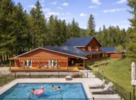 River Road Lodge by NW Comfy Cabins