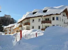 Apartment Chesa Sunasain V7 by Interhome