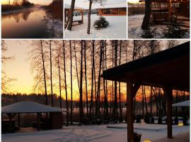 Domek Wypoczynkowy Zacisze w Makosiejach z dostępem do rzeki, z balią i jacuzzi, hôtel à Makosieje