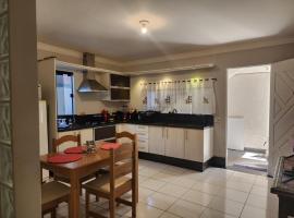 Loft 150m da praia, hôtel à Itajaí