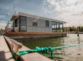 Apartment Sealoft auf der Ostsee Floatinghouse Trinity by Interhome