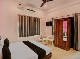 Hotel O HOLY LIGHT HOUSE, Hotel in Garhi Harsāru