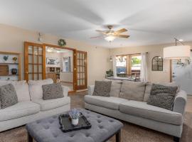 Raindrop Condo - Private Deck Near Beach, готель у місті Pepin