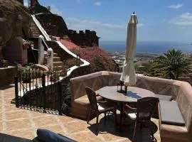 Holiday Home Schlafen in einer vulkanischen Höhle by Interhome