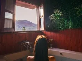 Holiday Home Berghütte mit Terrasse- Kamin und Jacuzzi by Interhome