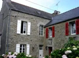 Holiday Home Küstennahes- bretonisches Ferienhaus mit Kamin by Interhome