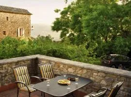 Apartment Maisonettewohnung mit Terrasse und Ausblick by Interhome