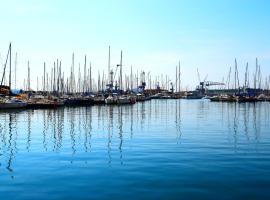 Apartment Le Provence Plage by Interhome, Hotel in Les Sablettes