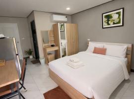 MBB House, hotel a Thalang