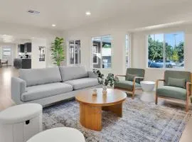 Stylish LA Retreat Near Disney Knotts SoFi