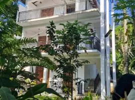 Thomasz Lodge - Entire Property up to 20 Adults