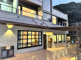 九份 千尋墨問民宿 QIAN XUN MO WEN b&b