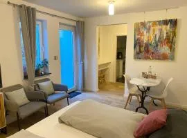 Helle Souterrainwohnung mit Komfort