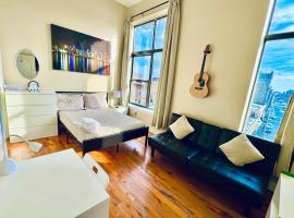 Modern Luxury Executive Room with NYC Fast Access: Paterson şehrinde bir otel