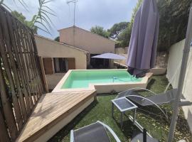 Maison pour 6P avec piscine, Hotel in Plan-de-Cuques