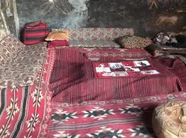 Authentic bedouin experience - Cave in Little Petra