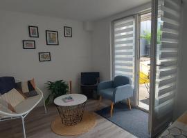 Studio cosy, Hotel in Écouflant
