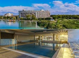 Club218 Wellness Apartments, hotel i Siófok