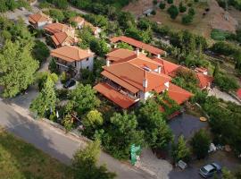 Koustenis Village, hotel in Dhimitsana