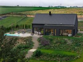 DOBRE 23j - Dom nad jeziorem, z basenem i linią brzegową, hotel en Wrzeszczewo