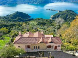 Lake Kremasta Hotel, hotel en Neokhórion