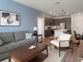 Landing Stylish 2BD Clubhouse