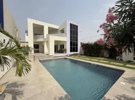 Villa Hermitage 13 - Beachfront & Modern