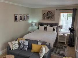Striped Horse Guest House - Kenilworth Upper