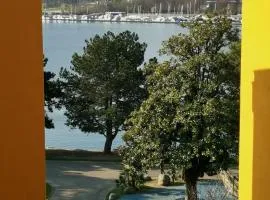 Lake Maggiore Waterfront Retreat - Walking distance to Everything