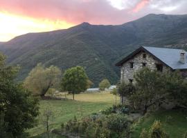 Viesnīca Acogedor apartamento a las puertas de Ordesa pilsētā Asín de Broto