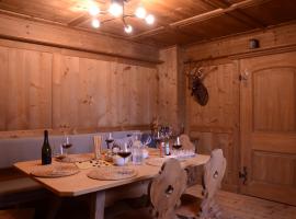 Beim Patzelt - Ferienhaus in Nesselwang: Nesselwang şehrinde bir otel