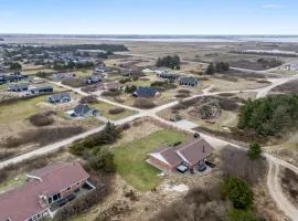 Large, Well-Maintained Holiday Home Near Søndervig, With Activity Room, 6-Person Outdoor Hot Tub And Sauna