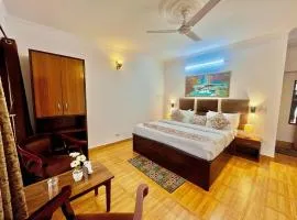 Hotel The great #ambience #balcony view #mountainview #parking