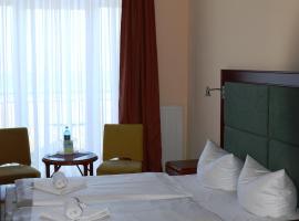 Hotel Stolteraa, hotel in Warnemünde
