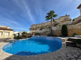 Beachnear terraced house with wonderful sea-views