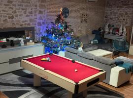 LA MEUTE, Hotel in Mars-sur-Allier