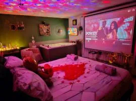 App jacuzzi & piscine privée - loveroom - Suite Emeraude