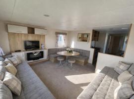 Reeva's Resort at Littlesea Holiday Park, Weymouth – hotel w mieście Wyke Regis