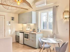 Aux portes de la plage, entièrement rénovés, climatisation, wifi, Parking gratuit, linge de maison fournit, ménage en fin de séjour compris โรงแรมในมีมีซ็อง