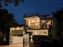 villa skylar opulent stays