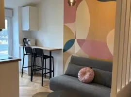 Studio rénové cœur centre-ville de Laval