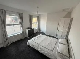 Cheap Grantham Town Centre Terrace House
