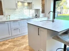 Newly Refurbished Bungalow- Large Garden- Parking