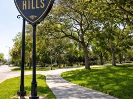 Pickford Vibe near Beverly Hills